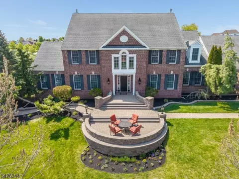 22 Patrick Henry Pl, Ringoes, NJ 08551
