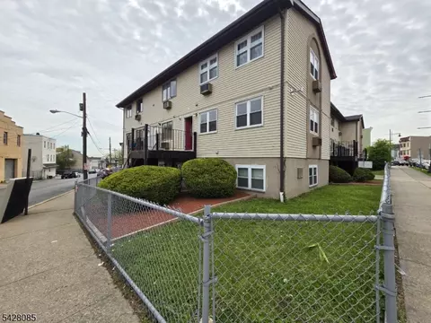 583 Main St #9, Paterson, NJ 07503