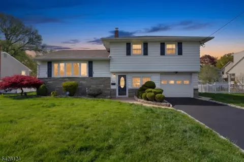 36 Charles St, Clark, NJ 07066