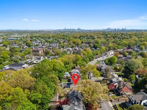 76 High St, Nutley, NJ 07110 photo 3