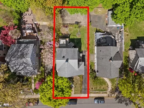 76 High St, Nutley, NJ 07110 photo 4
