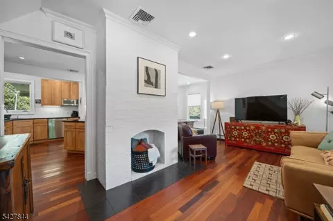 76 High St, Nutley, NJ 07110 photo 7