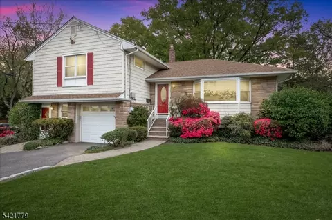 389 Walnut Ave, Cranford, NJ 07016