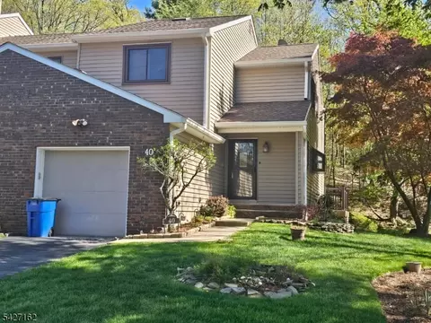 40 Littlewood Ct, Wayne, NJ 07470