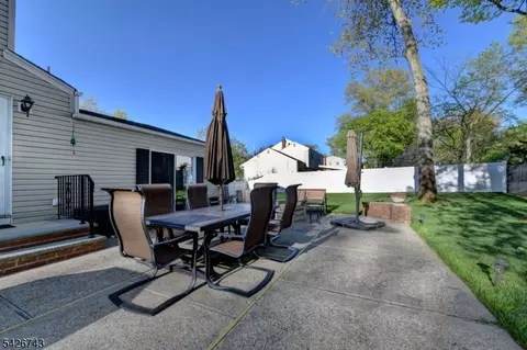 25 Debbie Ct, Wayne, NJ 07470 photo 25