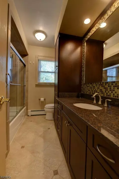25 Debbie Ct, Wayne, NJ 07470 photo 19