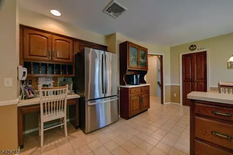 25 Debbie Ct, Wayne, NJ 07470 photo 12