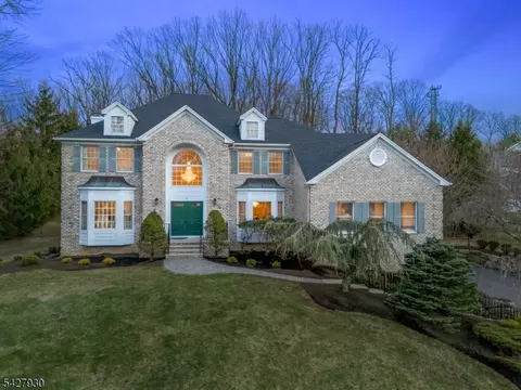 34 Arnold Dr, Randolph, NJ 07869