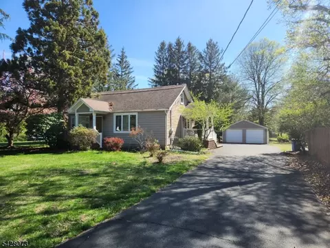 34 Como Dr, Somerset, NJ 08873