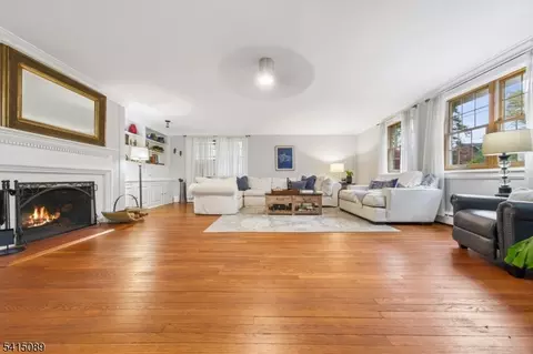 61 Burnett Ter, Maplewood, NJ 07040