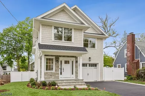 4 Shadylawn Dr, Madison, NJ 07940