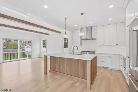 4 Shadylawn Dr, Madison, NJ 07940