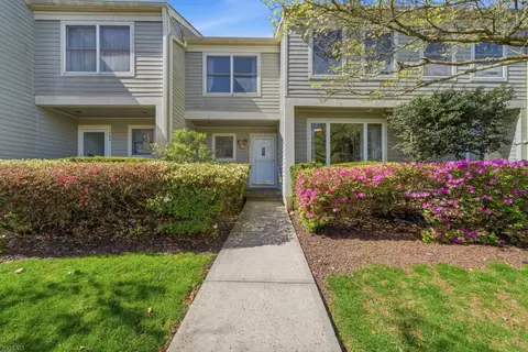 203 Knoll Way, Rocky Hill, NJ 08553
