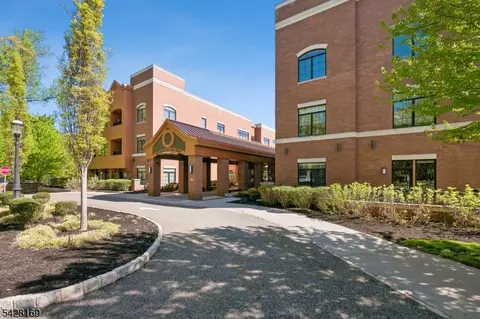 33 Green Village Rd3302 #3302, Madison, NJ 07940