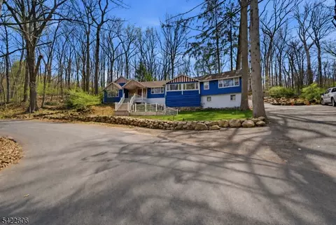 399 Springbrook Trl, Sparta, NJ 07871