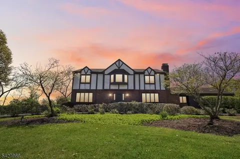 3 Welsh Dr, Florham Park, NJ 07932