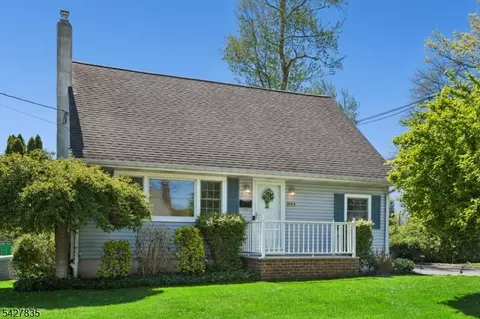 451 Pine Ave, Garwood, NJ 07027