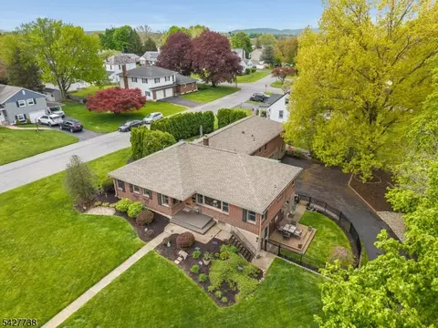 106 Liggett Blvd, Phillipsburg, NJ 08865