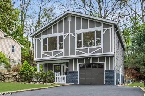 26 Laurie Rd, Landing, NJ 07850