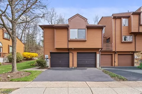 25 Flintlock Ter, Rockaway, NJ 07866