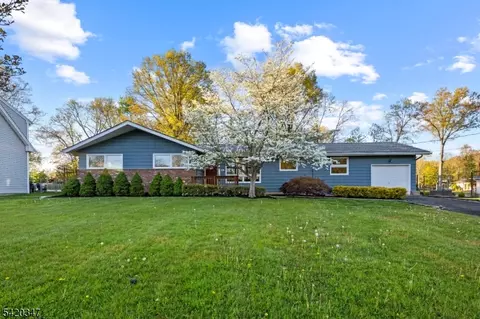 16 Parkway Dr, Pine Brook, NJ 07058