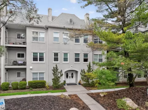 919 Burgundy Way #919, Wayne, NJ 07470