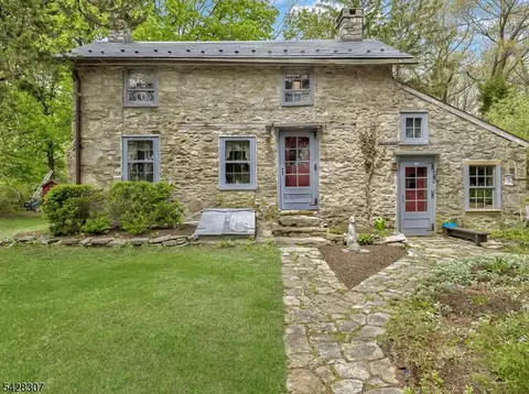 295 County Road 579, Bloomsbury, NJ 08804