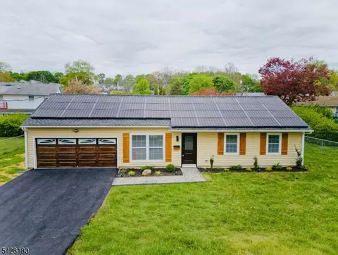 13 Filmore St, Washington, NJ 07882