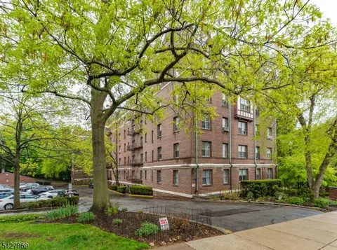 100 E Palisade Ave, Englewood, NJ 07631