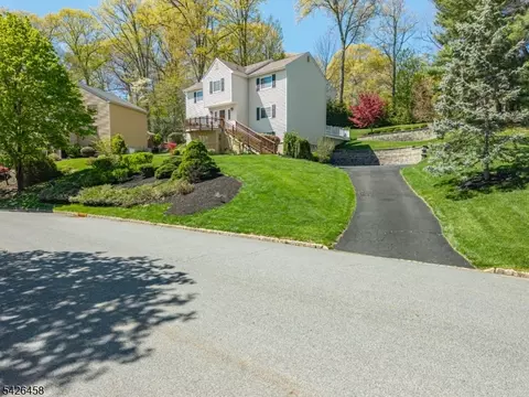 140 Shady Ln, Randolph, NJ 07869