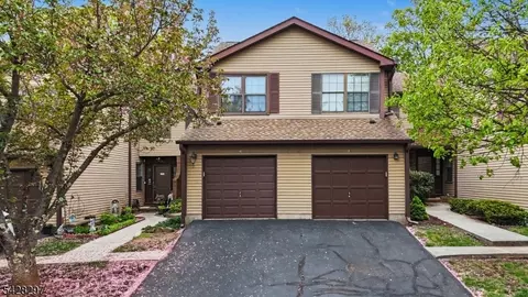 71 Bayberry Dr, Somerset, NJ 08873