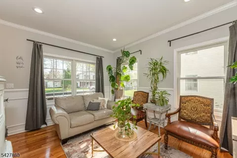 15 Norman Ave, Lake Hiawatha, NJ 07034