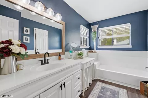 54 Overlook Dr, Hackettstown, NJ 07840 photo 17