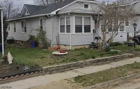 16 Barnard Ave, Gloucester City, NJ 08030