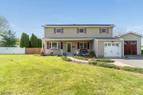 103 Carter Ter, Hackettstown, NJ 07840