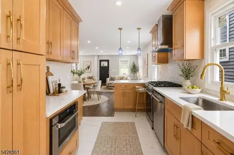 2031 Pleasant Pkwy, Union, NJ 07083