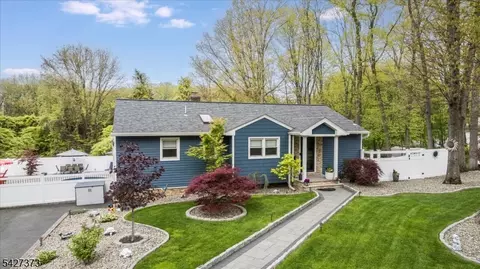 30 Foxcroft Rd, Denville, NJ 07834