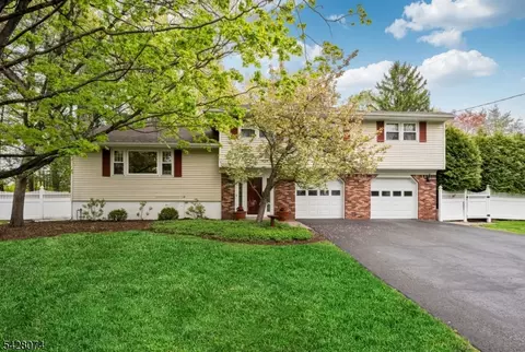 485 Eisenhower Ct, Wyckoff, NJ 07481