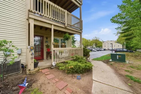 3 Juniper Ct #123, Clifton, NJ 07014