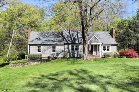 12 Rocky Ln, Basking Ridge, NJ 07920