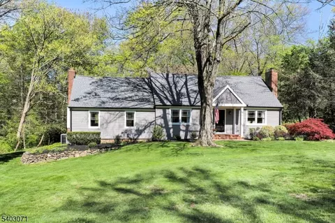 12 Rocky Ln, Basking Ridge, NJ 07920