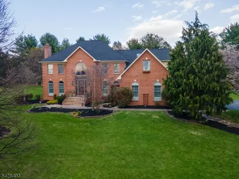 4260 Farmersville Ct, Easton, PA 18045