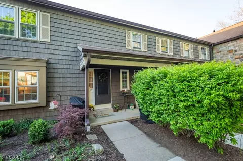 57 Oriole Dr, Hackettstown, NJ 07840