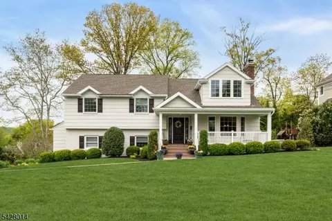 1050 Lawrence Ave, Westfield, NJ 07090