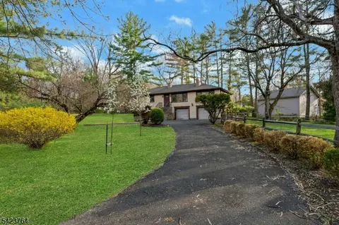 43 King George Rd, Warren, NJ 07059