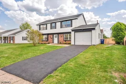 54 Gardenbrook Ln, Willingboro, NJ 08046