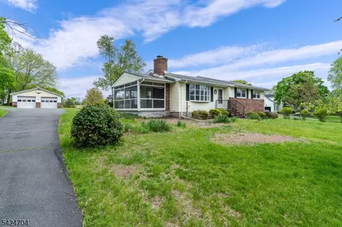 123 Lilac Dr, Annandale, NJ 08801