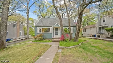 34 Zimmer Ave, Midland Park, NJ 07432
