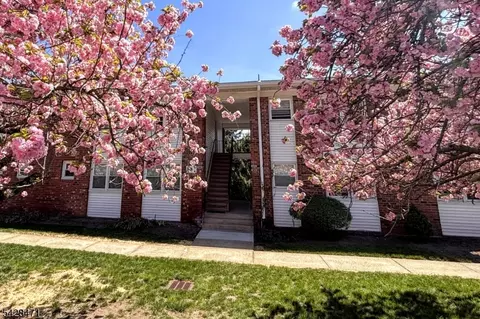 100 Pierson Miller Dr #11, Pompton Lakes, NJ 07442
