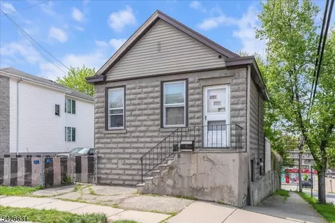 43 Maitland Pl, Garfield, NJ 07026
